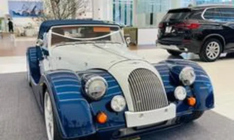 Morgan giá gần chục tỷ, chiếc xe lạc hậu nhất mà Cường đô la tậu chơi Tết