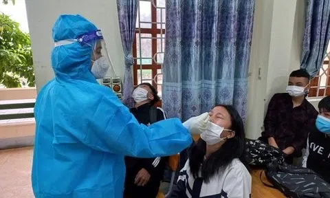 Hà Tĩnh: Gần 400 học sinh và giáo viên nhiễm Covid-19 sau kỳ nghỉ Tết