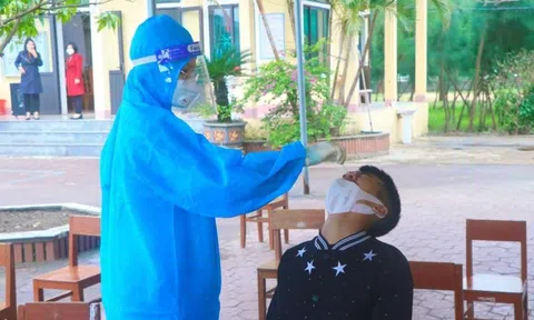 Hà Tĩnh: Nhiều học sinh F0, huyện Kỳ Anh test nhanh gần 5.000 người