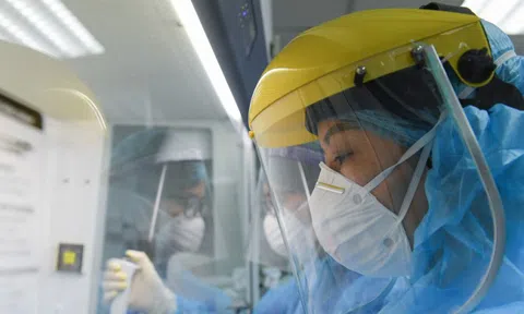 Ngày 12/2, thêm 27.311 ca COVID-19, 19.217 ca trong cộng đồng