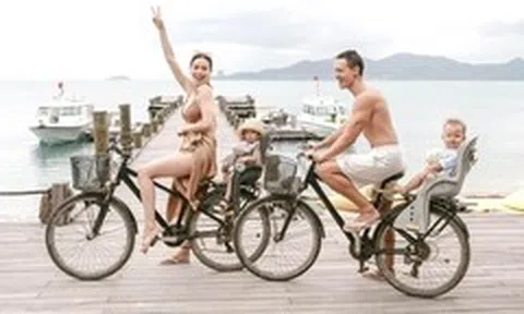 Khoảnh khoắc 'đốn tim' fan của gia đình Hồ Ngọc Hà - Kim Lý