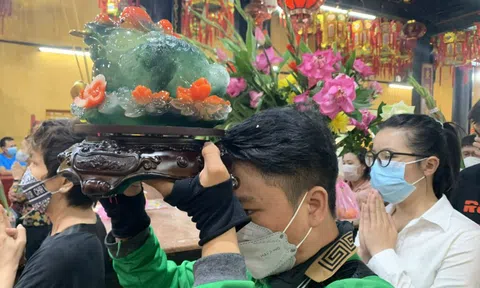 Hình ảnh ở Chùa Bà Bình Dương trong ngày rằm tháng Giêng