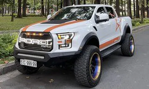 Dân chơi Sài Gòn chi hơn 1 tỷ độ Ford Ranger biển ngũ quý 9 lên F150 Raptor