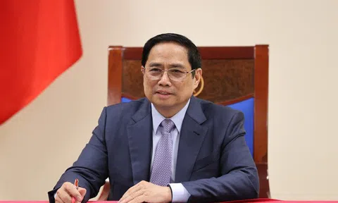 Thủ tướng đề nghị Pfizer sớm cung cấp 22 triệu liều vaccine cho trẻ 5-12 tuổi