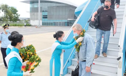 NÓNG: Việt Nam mở cửa lại hoạt động du lịch từ ngày 15/3