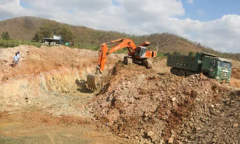 Thi công đường cao tốc chặn dòng chảy khiến hơn 5.000 hộ dân bị cúp nước sinh hoạt?