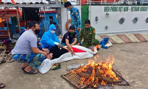 Cứu sống nam thanh niên nhảy từ cầu cao hàng chục mét xuống sông