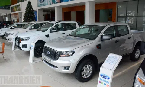 Mitsubishi Triton áp sát Ford Ranger ngay bước chạy đà, Toyota Hilux bét bảng