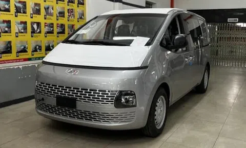 Hyundai Staria đầu tiên về Việt Nam