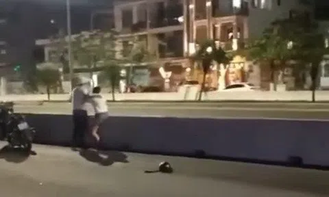 Cô gái xinh đẹp bị người yêu nắm tóc kéo lê trên đường phố Đà Nẵng