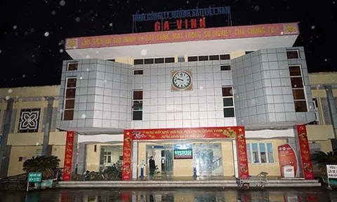 Tạm dừng 2 đoàn tàu chạy tuyến Vinh - Hà Nội do vắng khách