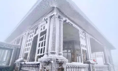 Băng tuyết đã tan trên đỉnh Mẫu Sơn