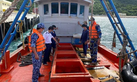 Hải quan rốt ráo ngăn chặn buôn lậu xăng dầu trên các tuyến biên giới