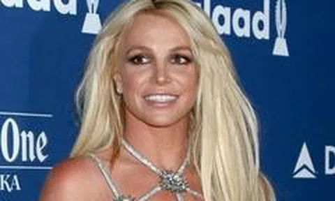 Britney Spears ký hợp đồng viết sách 15 triệu USD kể hết đời tư