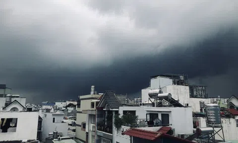 TP HCM: Cảnh báo sắp có mưa dông, sét tại Bình Chánh, Củ Chi, Hóc Môn