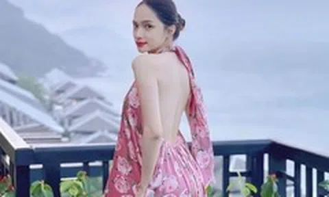 Hoa hậu Hương Giang khoe lưng trần sexy