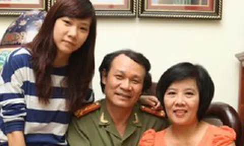 Người vợ tảo tần phục vụ chồng của Đại tá vào vai phản diện phim 'Bão ngầm'