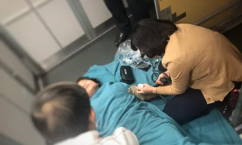 Những chuyến bay đặc biệt của "thiên thần áo trắng"