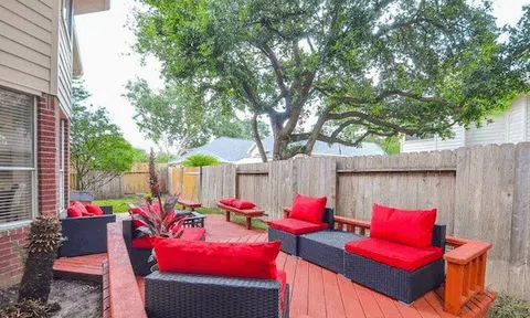 Bỏ showbiz sang Mỹ: Kasim sống sung túc trong căn nhà 207m2