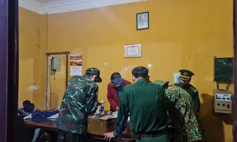 Chìm ca nô ở biển Cửa Đại 17 người chết và mất tích: Trực thăng quần thảo tìm nạn nhân