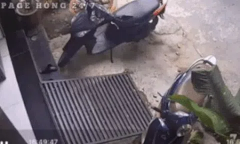 Nóng trên đường: Những pha 'tạt cánh đánh đầu' khó hiểu của xe máyicon