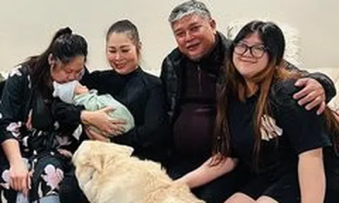 NSND Hồng Vân đăng ảnh gia đình hạnh phúc bên Mỹ