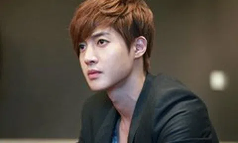 Sao 'Vườn sao băng' Kim Hyun Joong bất ngờ kết hôn