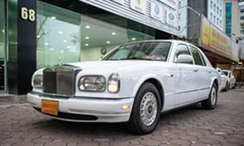 Xế cổ hàng hiếm Rolls-Royce 23 năm tuổi giá hơn 8 tỷ tại Hà Nội