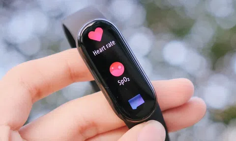 Đeo thử vòng tay thông minh, chàng trai phát hiện tim có vấn đề và lý do ai cũng nên dùng