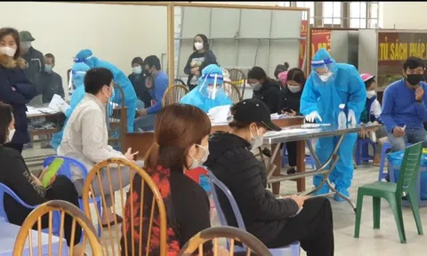 Người dân mắc Covid-19 "vật vã xếp lốt" xin công nhận là F0