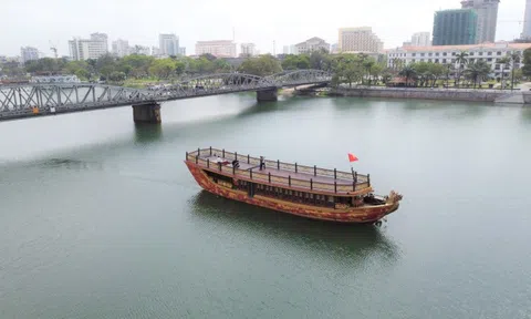 Mượn danh doanh nghiệp để đóng 4 du thuyền sông Hương: Chủ thuyền lên tiếng