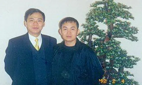 Xuân Hinh đăng ảnh thời trẻ chụp cùng tỷ phú Phạm Nhật Vượng