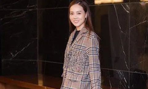 Vợ NSND Công Lý thú nhận 'sống ảo quanh thập kỷ'