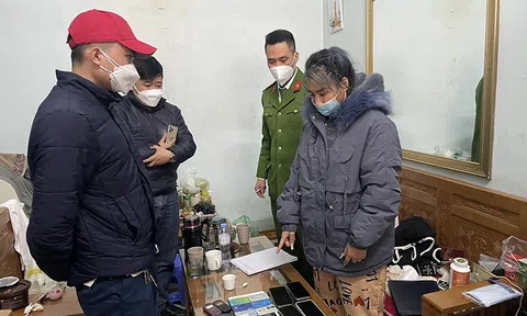 Bắt bà chủ "Vân Anh Store" vì chiếm đoạt tiền khách hàng