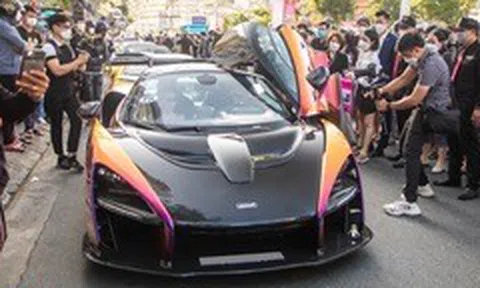 Người dân Đà Nẵng đổ xô đi xem Koenigsegg Regera