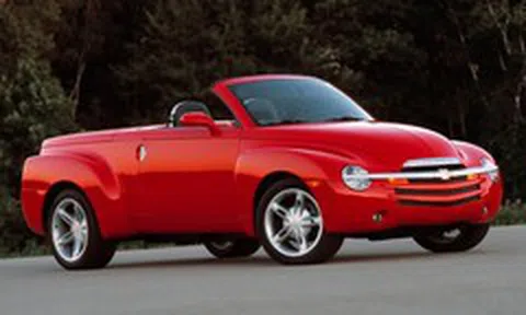 Những xe mang tiếng 'hàng hiệu' mà có thiết kế xấu không tưởng