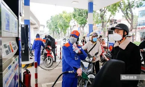 Bộ Tài chính đề xuất giảm 2.000 đồng thuế môi trường với mỗi lít xăng