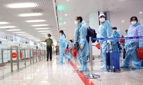 Đề xuất người nhập cảnh không cần có xác nhận tiêm vaccine COVID-19