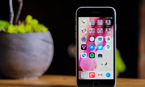 Apple nên bỏ thiết kế lỗi thời của iPhone SE