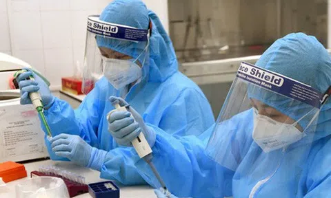 Chủng "Omicron tàng hình" chiếm ưu thế ở Hà Nội và TP.HCM: Chuyên gia nói gì?