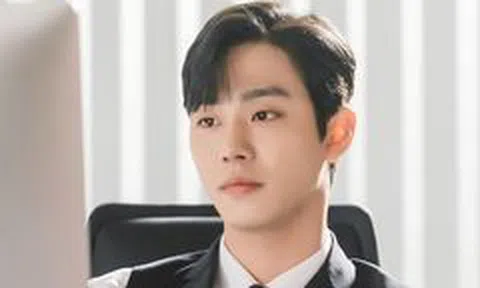 Nam chính ‘Hẹn hò chốn công sở’ từng gây sốt khi đến Việt Nam