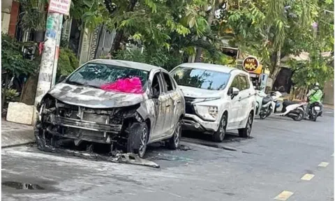 3 ô tô bất ngờ bốc cháy lúc rạng sáng ở TP.HCM, nghi bị đốt