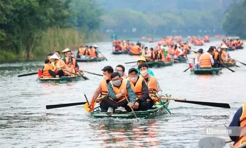 Khẩn trương sửa đổi quy định nhập cảnh đối với khách quốc tế