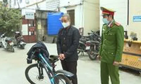 Đã bắt được thủ phạm bắn vỡ kính hàng loạt xe ô tô trong khu dân cư ở Hưng Yênicon