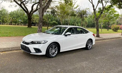 Honda Civic 2022 có thu hút khách hơn với bản giá rẻ?