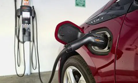 Vì sao người Mỹ ngày càng quan tâm ô tô điện?