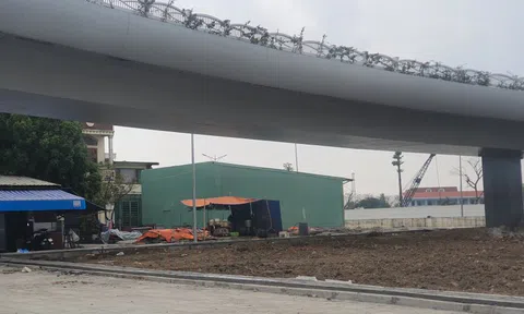 Bị cản trở khi "nhảy dù" vào khu "đất vàng", dùng “hàng nóng” tấn công người dân