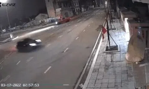 Xem khoảnh khắc thót tim Porsche lao như tên bắn vào nhà dân ở Quảng Ninhicon