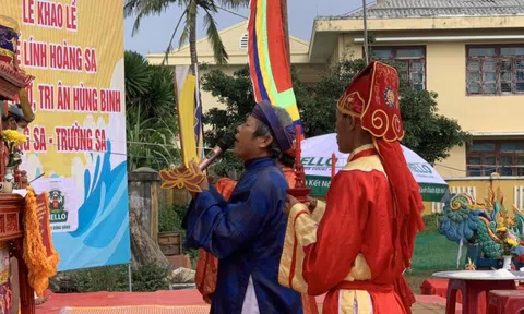 Xúc động lễ khao lề tưởng nhớ hùng binh Hoàng Sa