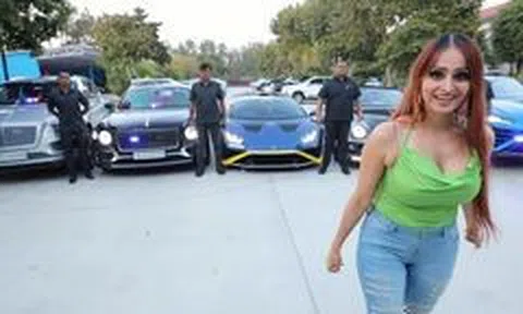 Khám phá bộ sưu tập 100 chiếc siêu xe của tỉ phú Ấn Độ